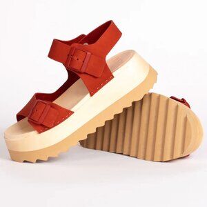 Bryr Gigi clog sandals in Poppy nubuck